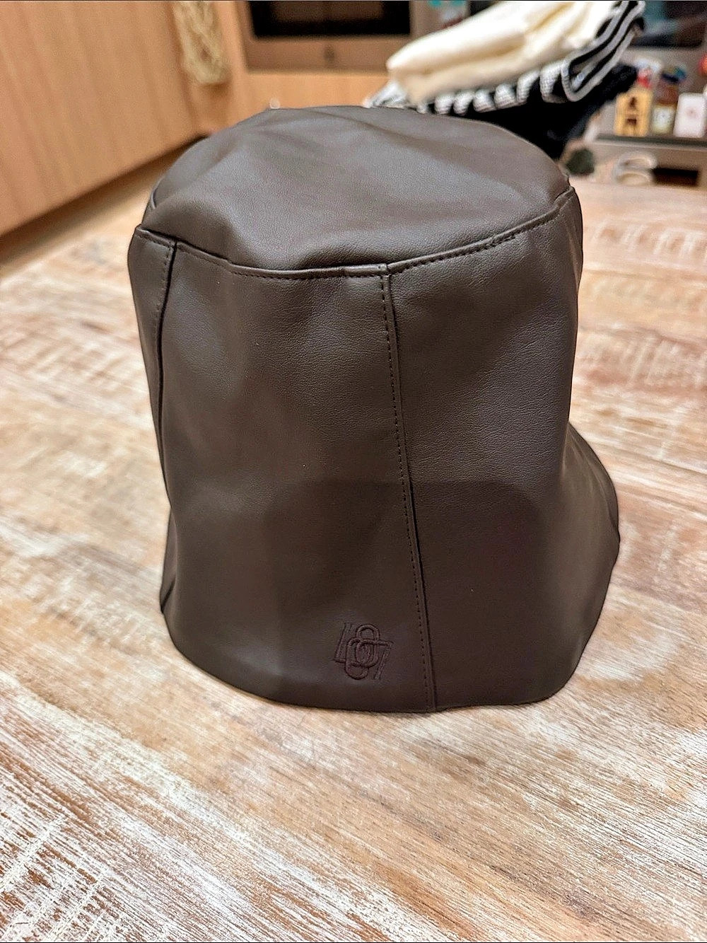 LowClassic Leather Hat in Brown Like New